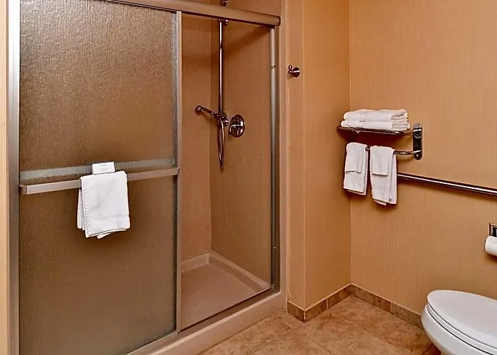 Hotel Hampton 3*