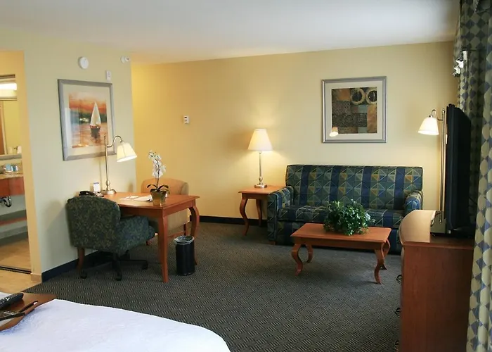 Hampton 3*